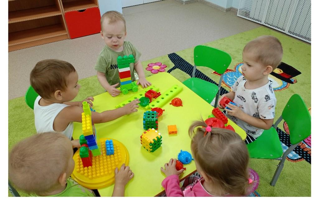 Вы сейчас просматриваете Конструирование — одно из самых любимых занятий ребят младшей группы