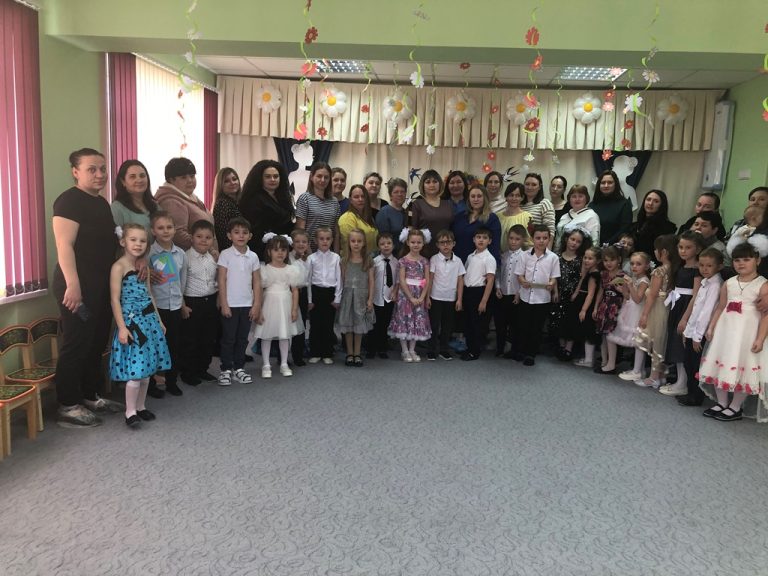 Подробнее о статье Праздник мам и девочек в подготовительной группе