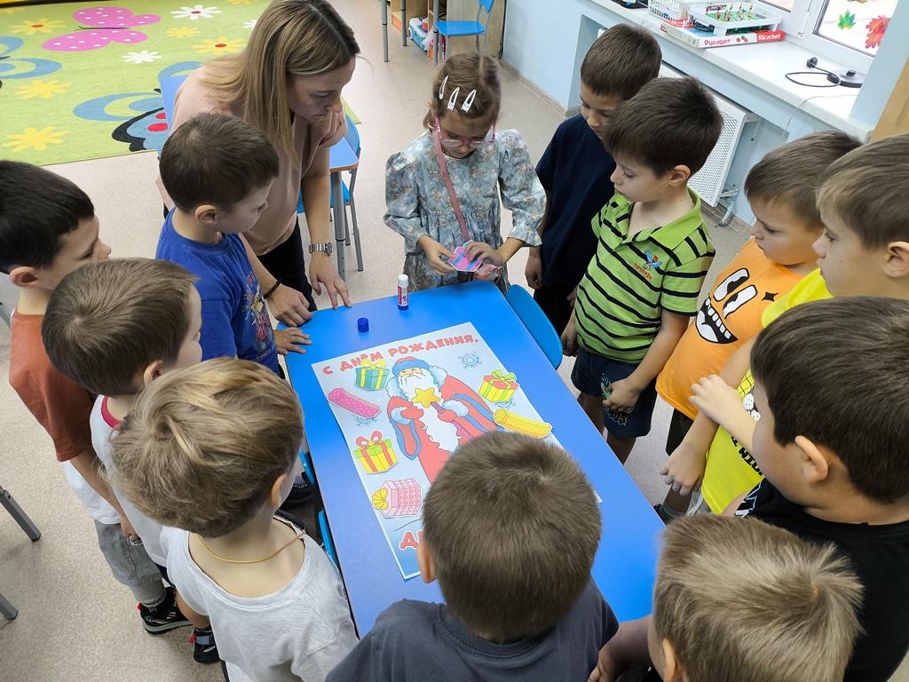 Вы сейчас просматриваете Тематический день в детском  саду «День Рождения Деда Мороза»