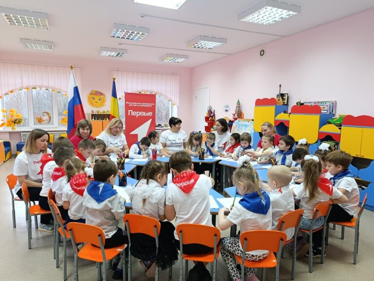 Подробнее о статье Письма солдатам с благодарностью от Первых