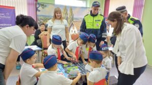 Подробнее о статье ЮПИД в действии: практическая встреча по безопасности дорожного движения в МБДОУ «Детский сад «Сказка»